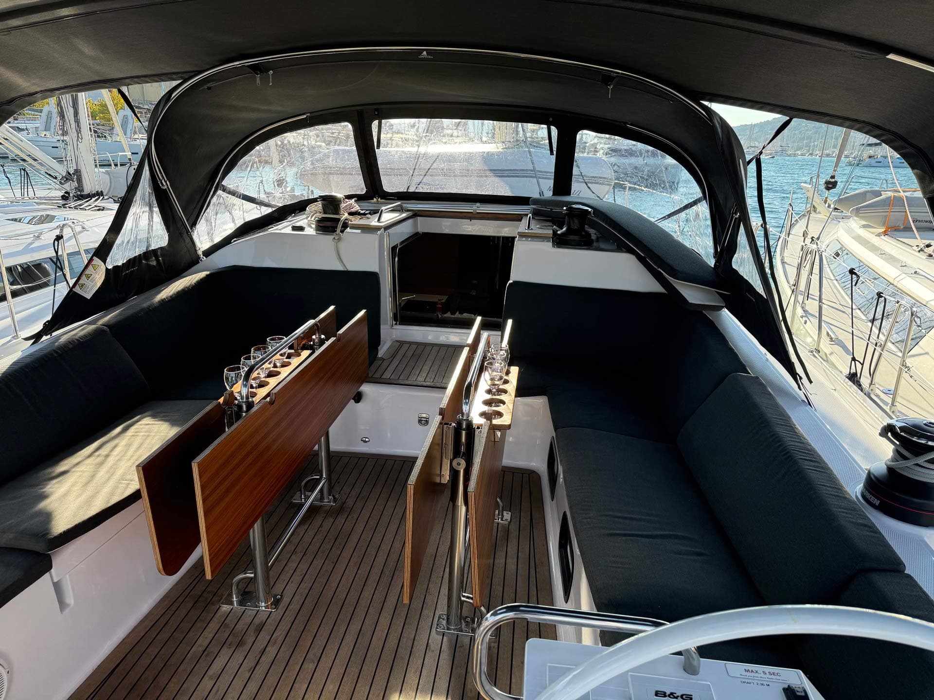 The cockpit of the Elan Impression 50.1.