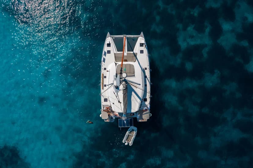 Die Excess 15, ein Katamaran. Eine Yacht einer der weltweit führenden Werften